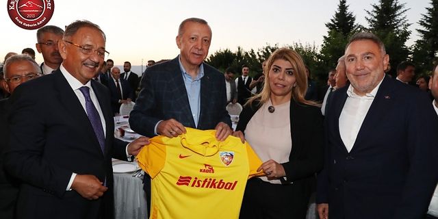 Erdoğan'dan Erciyes Anadolu Holding Çalışanlarına Jest