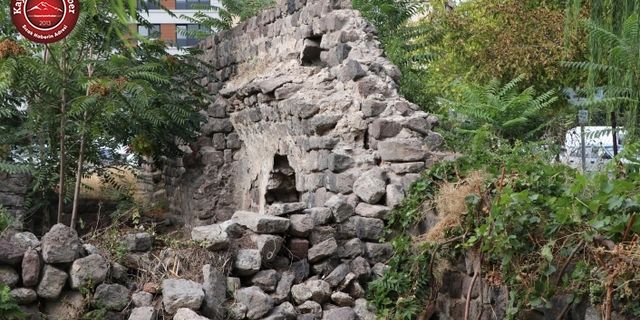 688 yıllık tarihi hamam, yok oluyor