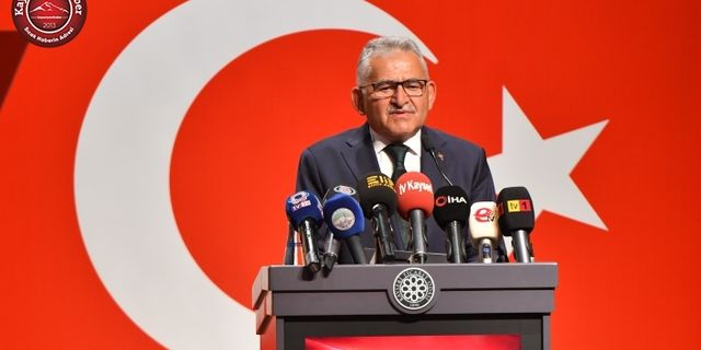 “İSTİKLAL ŞAİRİMİZİ RAHMET, MİNNET VE HÜRMETLE YÂD EDİYORUM”