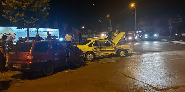 Kayseri’de İki Otomobil Çarpıştı: 5 Yaralı
