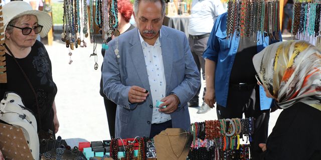 Talas, Maharetli Ellerle Ekime Merhaba Diyor