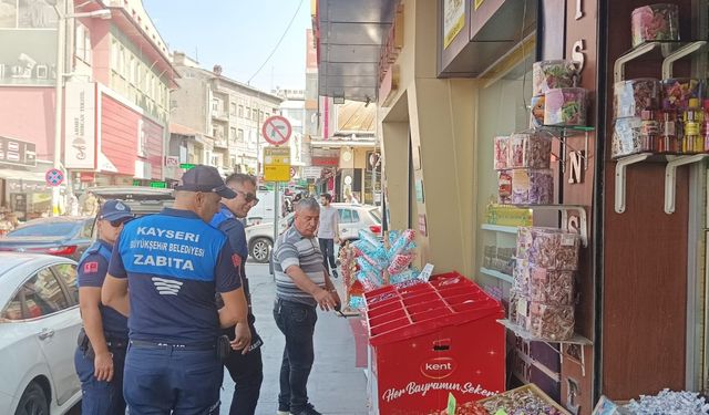 Büyükşehir ve Melikgazi Zabıta Ekiplerinden Kaldırım ve Yol İşgallerine Denetim