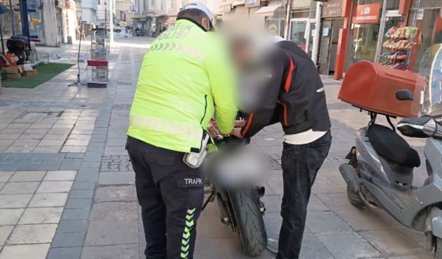 Motosiklette tehlikeli hareketler cezasız kalmadı