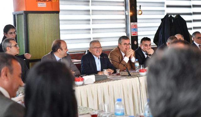 Memduh Büyükkılıç, kurmaylarıyla 2025 yatırım toplantısı gerçekleştirdi