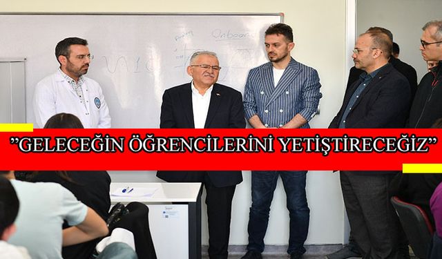Başkan Büyükkılıç, Bilişim Akademisi’nde öğrencilerle bir araya geldi