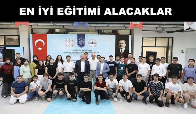 Başkan Palancıoğlu Havacılık Lisesinin yeni öğrencileri ile tanıştı