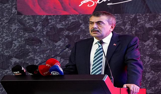 Bakan Tekin açıkladı: Okullarda ara tatil kalkabilir