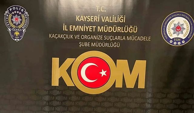 KOM ekipleri 10 bin 400 adet makaron ele geçirdi
