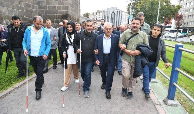 Başkan Büyükkılıç'tan Özel Gereksinimli Vatandaşlara Ulaşımda Büyük Kolaylık