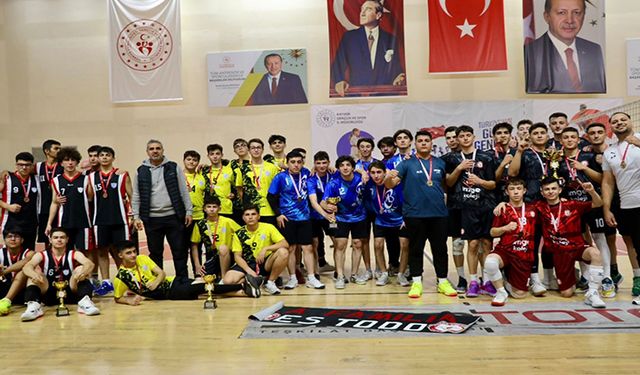 Okul Sporları Voleybol Genç Erkekler A İl Birinciliği müsabakaları sona erdi