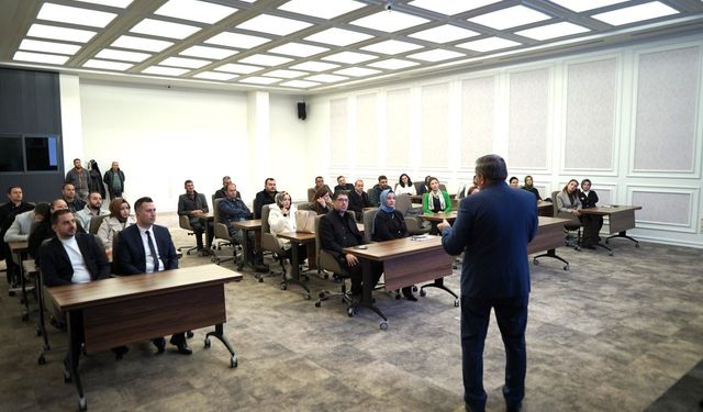 Belediye personeline ‘Protokol ve Adab-ı Muaşeret’ eğitimi verildi