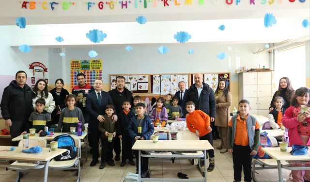 Bünyan’da öğrencilere karaçam tohumu dağıtıldı