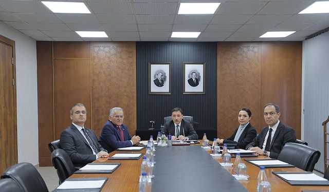 Alzheimer Aktif Yaşam Merkezi İçin Protokol: Vali Çiçek ve Başkan Büyükkılıç İmzaladı