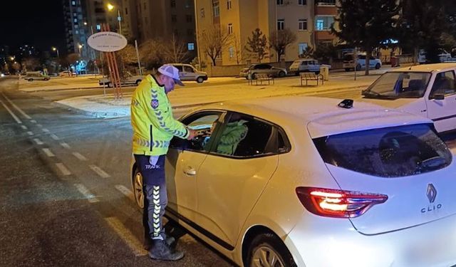 Polis ekiplerinden makas atma ve kırmızı Işık ihlallerine ceza