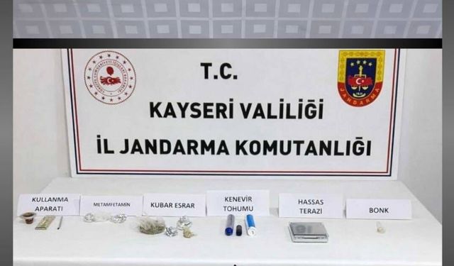 Jandarmadan narkotik operasyonu; Çeşitli miktarda uyuşturucu madde ele geçirildi