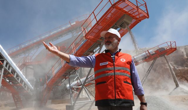 KOCASİNAN, AGREGA TESİSİYLE KENDİ ASFALT MALZEMESİNİ ÜRETEREK  SEZONA HAZIRLANIYOR!