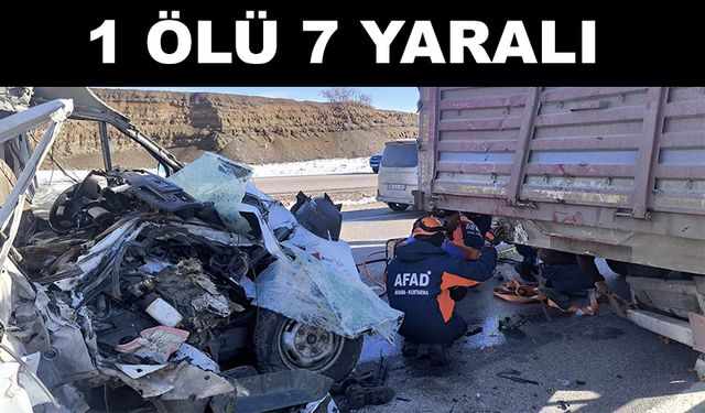 Öğrenci servisi ile TIR çarpıştı