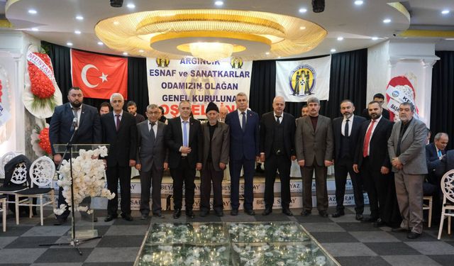 Argıncık Esnaf Odası'nda Sayit Akpınar güven tazeledi