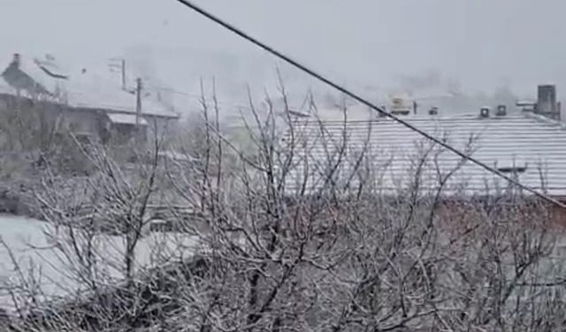 Felahiye ve Tomarza’da kar yağışı etkili oldu