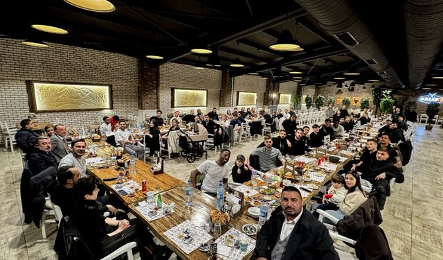 Kayserispor yönetimi, takımı ve personeli aileleriyle yemekte bir araya geldi
