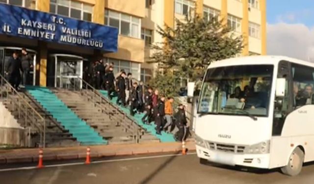 FETÖ operasyonunda gözaltına alınan 54 şüpheli tutuklandı