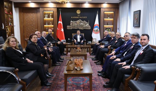 Defterdarlık heyetinden Vergi Haftası’nda Vali Çiçek’e ziyaret