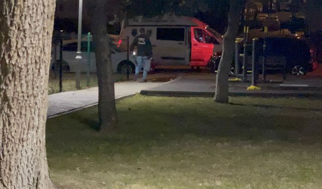 Parkta iki grup arasında çıkan silahlı kavgada 1 kişi yaralandı