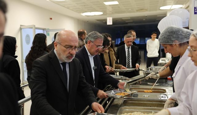 Başkan Özdoğan, “Her zaman gençlerin yanında olacağız”