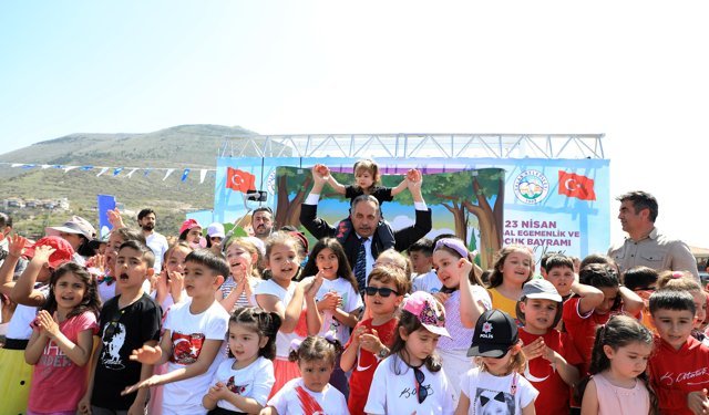 Başkan Yalçın'dan 23 Nisan Mesajı