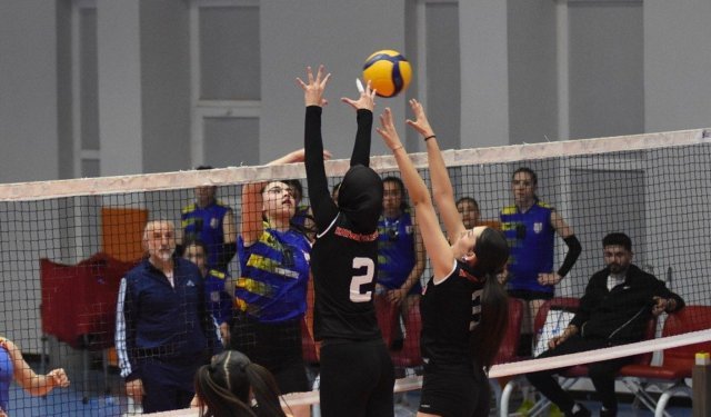 KVK Voleybol Kulübü, Yarı Finallere Yükseldi