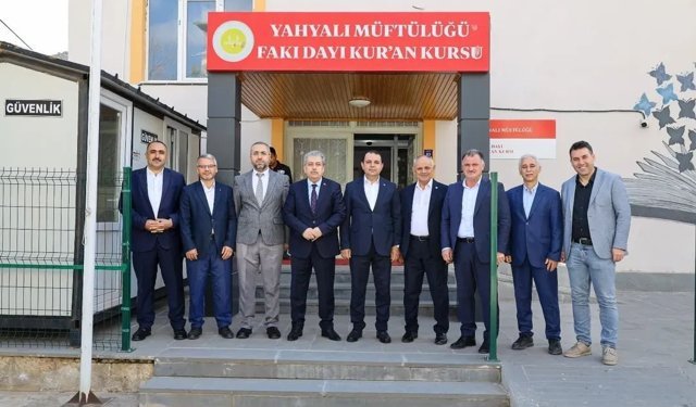 AK Parti’li Özsoy’dan Yahyalı’da Kur’an Kursuna Ziyaret