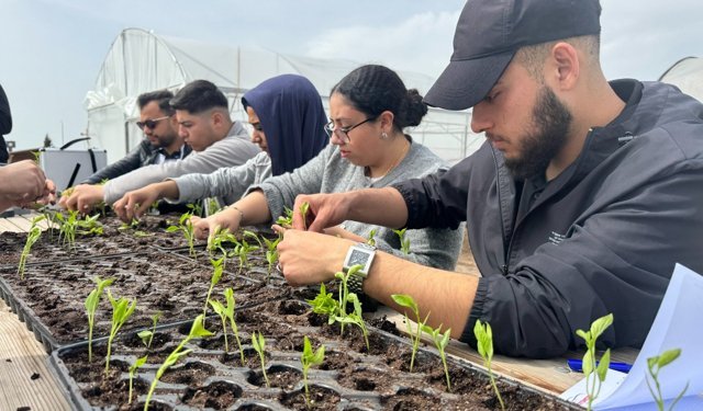 Büyükşehir’den Üniversite Öğrencilerine Uygulamalı Organik Tarım Eğitimi