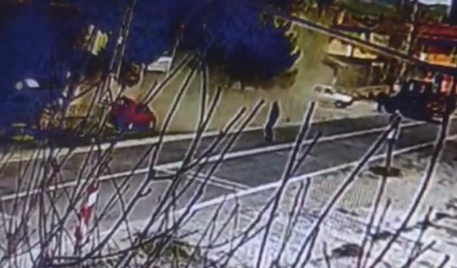 Otomobil ile Traktörün Çarpıştığı Kaza Kamerada