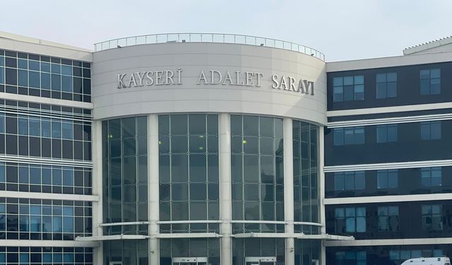 Bir kişinin ölümüyle ilgili 2 kardeş ve babalarının yargılandığı dava yine ertelendi