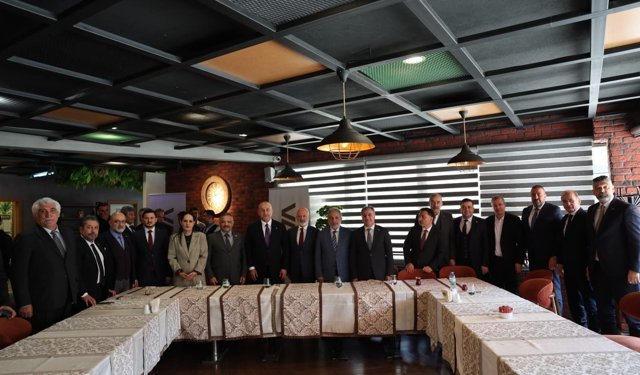 AKİB Genel Başkanı Ali Hızar, Mevlüt Çavuşoğlu ile Avrupa’daki Türklerin sorunlarını görüştü