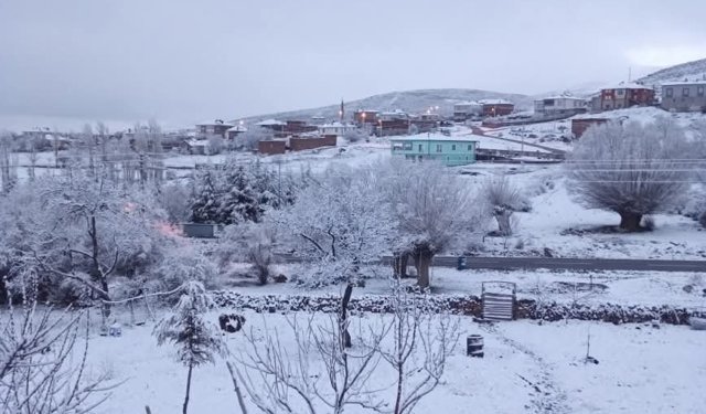 Akkışla ve Tomarza’da kar yağışı etkili oldu