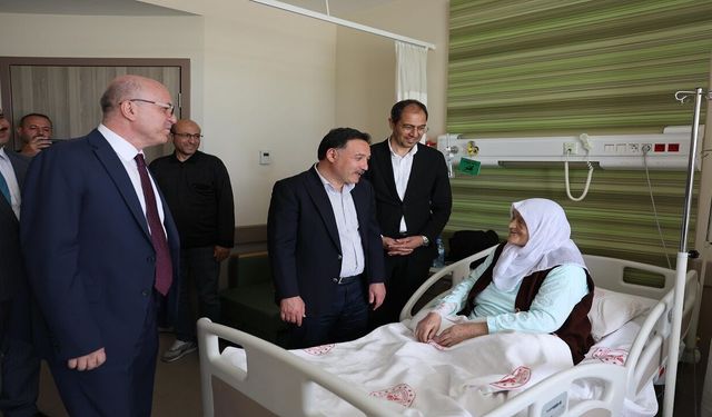 Vali Gökmen Çiçek’ten Hastanede Bayram Ziyareti