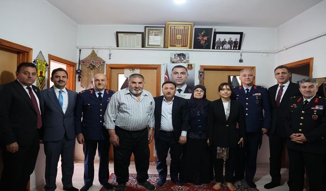 Vali Çiçek’ten Şehit Ailelerine Bayram Ziyareti
