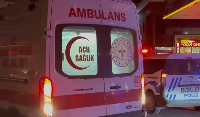 Akaryakıt İstasyonunda Bıçaklı Kavga: 1 Ölü, 2 Yaralı