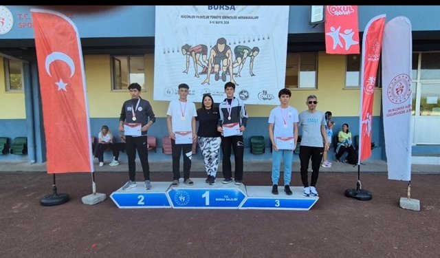 Kayserili Sporcudan Atletizmde Türkiye Üçüncülüğü