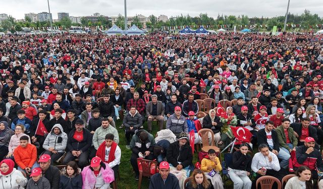 Ay Yıldızlı Heyecan: Kayseri Milli Takım İçin Tek Yürek Oldu