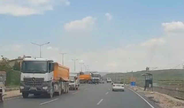 Kayseri’de Otomobil Şarampole Devrildi: Kaza Anı Kamerada