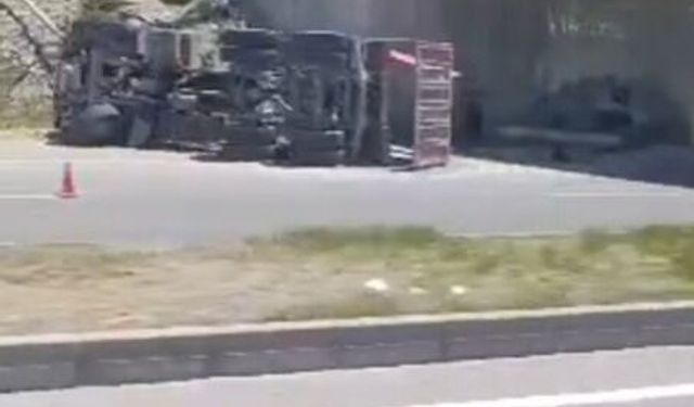 Köprüye Çarparak Devrilen Kamyonun Sürücüsü Hayatını Kaybetti