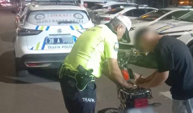 Sosyal Medya Uğruna Trafiği Tehlikeye Atan 2 Motosikletliye Ceza