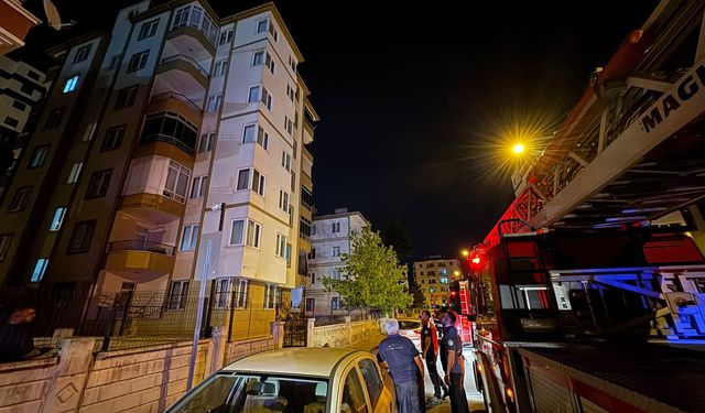 Apartmandaki Yanık Kokusu İhbarı Ekipleri Seferber Etti