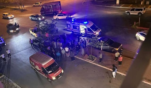 Otomobille Motosikletin Çarpıştığı Kazada 1’i Ağır 2 Kişi Yaralandı