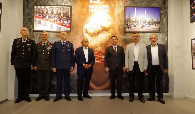 Başkan Büyükkılıç: "Bu Millet Esareti Kabul Etmez, Bayrağını Yere Düşürmez"