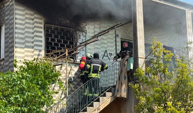 Kayseri’de 2 Katlı Binada Yangın