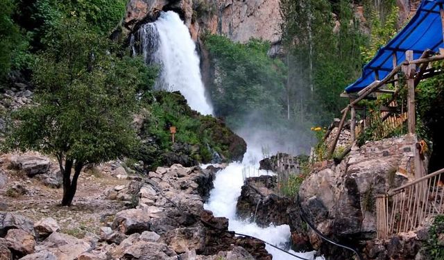 Kayseri’de Hafta Sonu Rotası: Yahyalı Kapuzbaşı Şelalesi