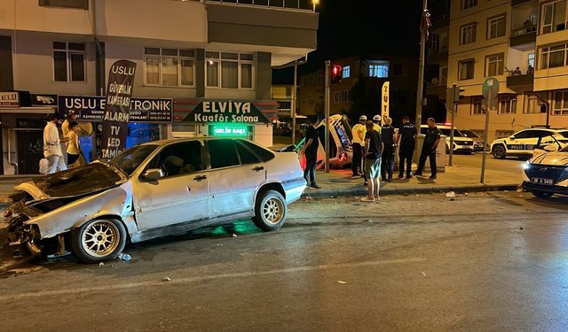 Kayseri'de Otomobille Çarpışan Polis Aracı Devrildi: 3 Yaralı